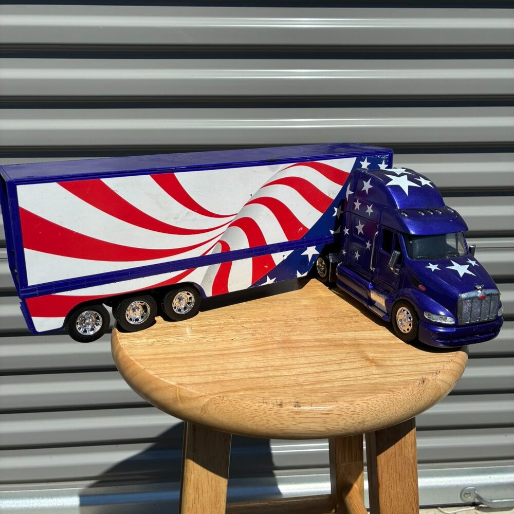New Ray Peterbilt Stars & Stripes Semi Truck 1/32 Scale Missing Doors